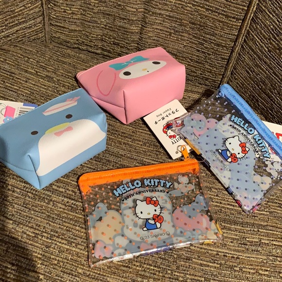 Sanrio mini pouch 11x8 cm new with tag hello kitty/ my melody/tuxedosam/pochacco - Picture 2 of 3